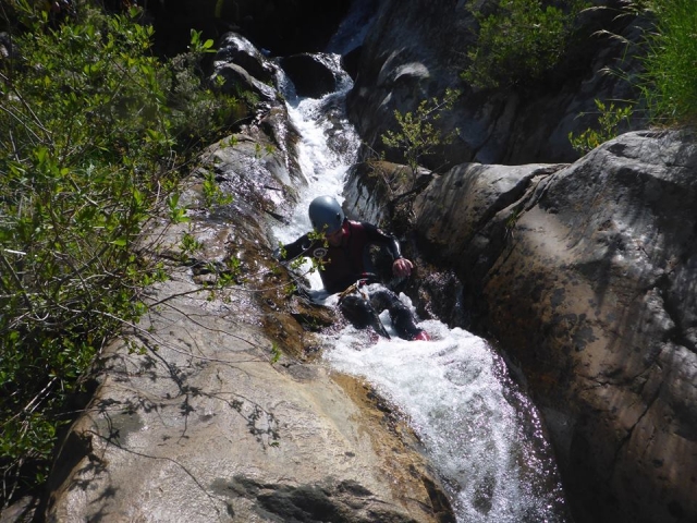 Descendiendo el tobogan acuatico.jpg